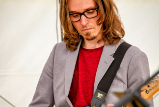 Daniel Schramm - Guitarist, Singer & Songwriter