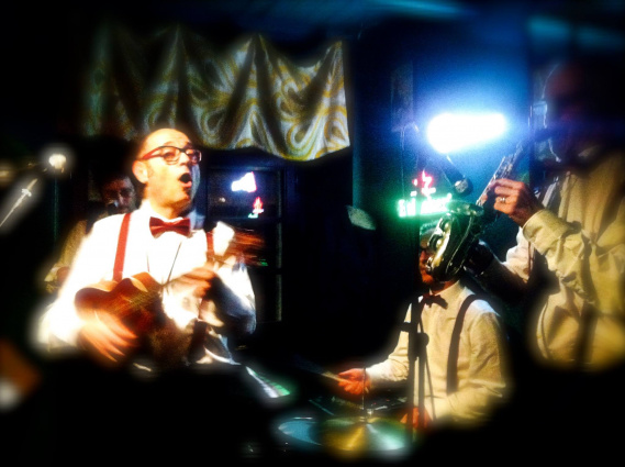 Uke Swing — photo 6