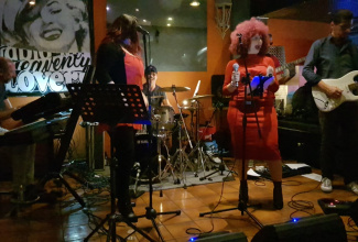 Neo`s R&B live band