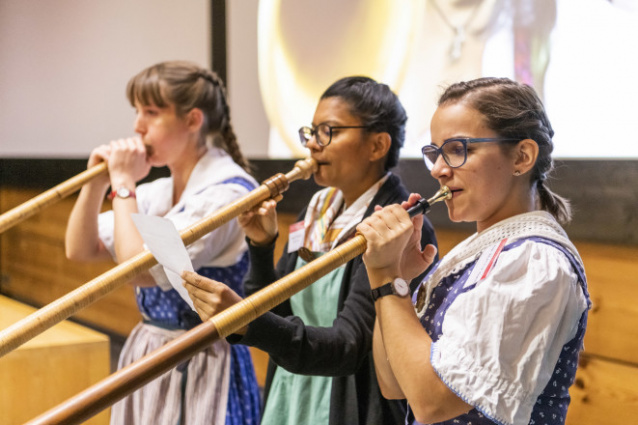 Alphorn, Jodeling, Swiss Akkordeon / Solo, Duo or Trio — photo 7