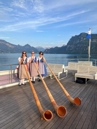 Alphorn, Jodeling, Swiss Akkordeon / Solo, Duo or Trio — photo 16
