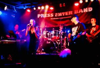 PRESS ENTER BAND.  Wir spielen die Rockbuster der letzten 4Jahrzehnte