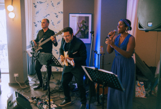 Show Latino-Americano live!