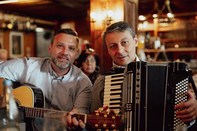 Griechische Musik 80% &amp;amp; Internationale Evergreens 20% — photo 4