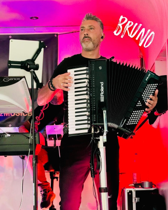 G2 Italo- &amp;amp; Partyband — photo 2