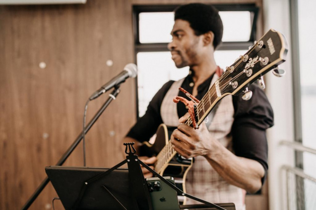 Live music performance to make you special event memorable — photo 4