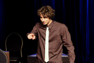 Mago, prestigiatore, illusionista. Dal Close-up alla magia da scena, per ogni ti