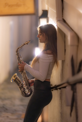 Female Saxophonist — photo 5